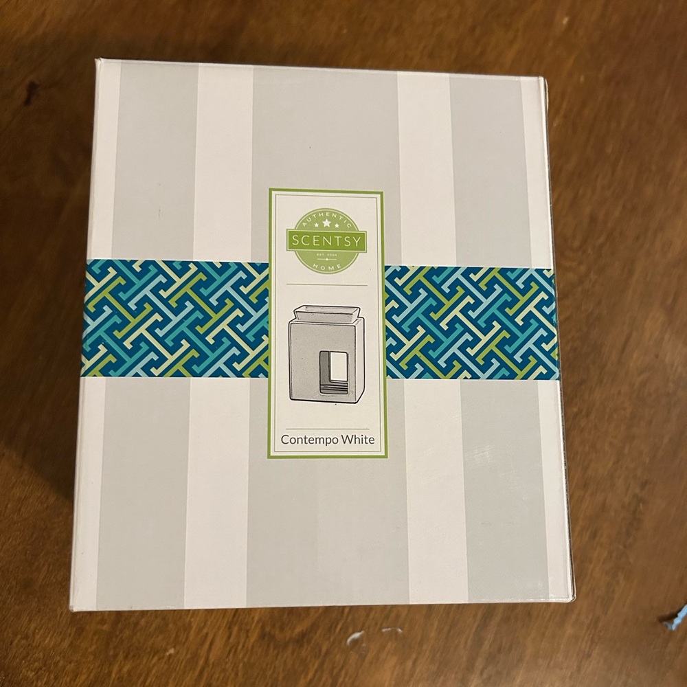 Scentsy, Comptempo White Wax Warmer - Picture 2 of 8
